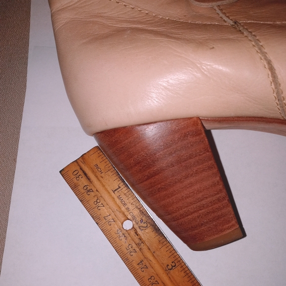 REBECCA MINKOFF women's sz 8.5 VINTAGE CREAM/BEIGE WESTERN STYLE ANKLE - Picture 6 of 10